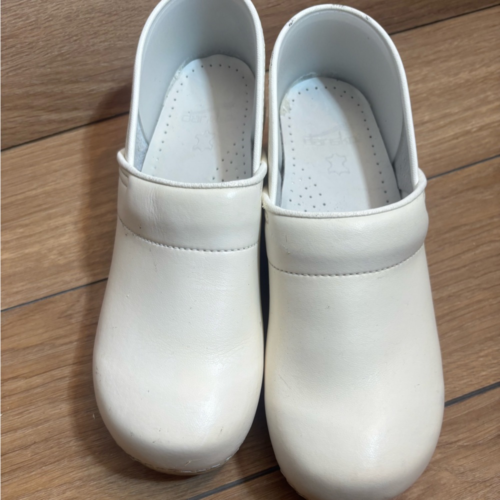 White Nurse Dansko Clogs work wear slip resistant 40/W9